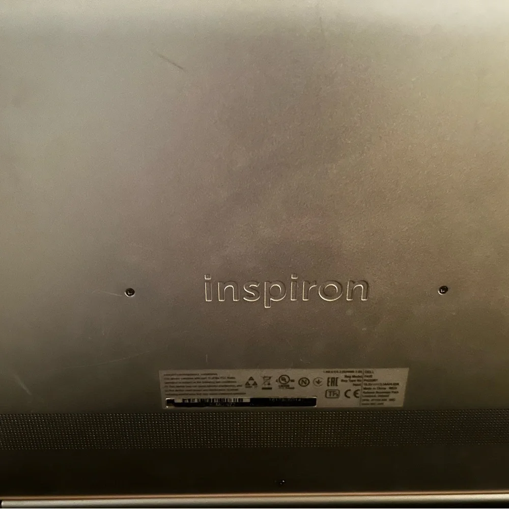 Dell Inspiron 7791 2-In-1 “17.3” inch Full HD i7 16GB RAM and 512 SSD